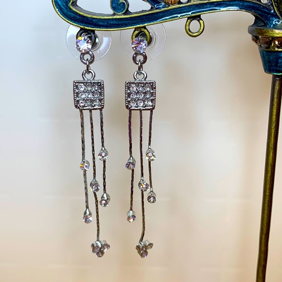 🐱Brand new Stainless Steel pretty sparkly earrings - Picture 2 of 5